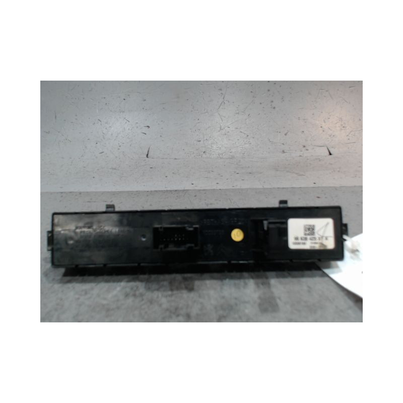 BOUTON DE WARNING PEUGEOT 3008