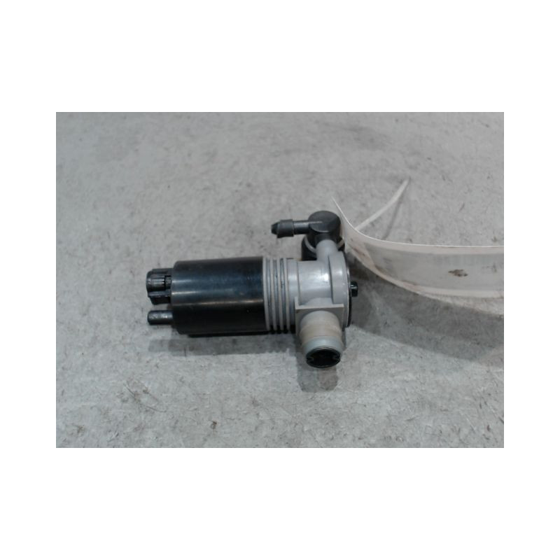 POMPE LAVE-GLACE AVANT TOYOTA YARIS