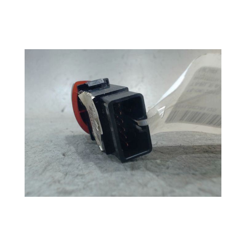 BOUTON DE WARNING HYUNDAI I20