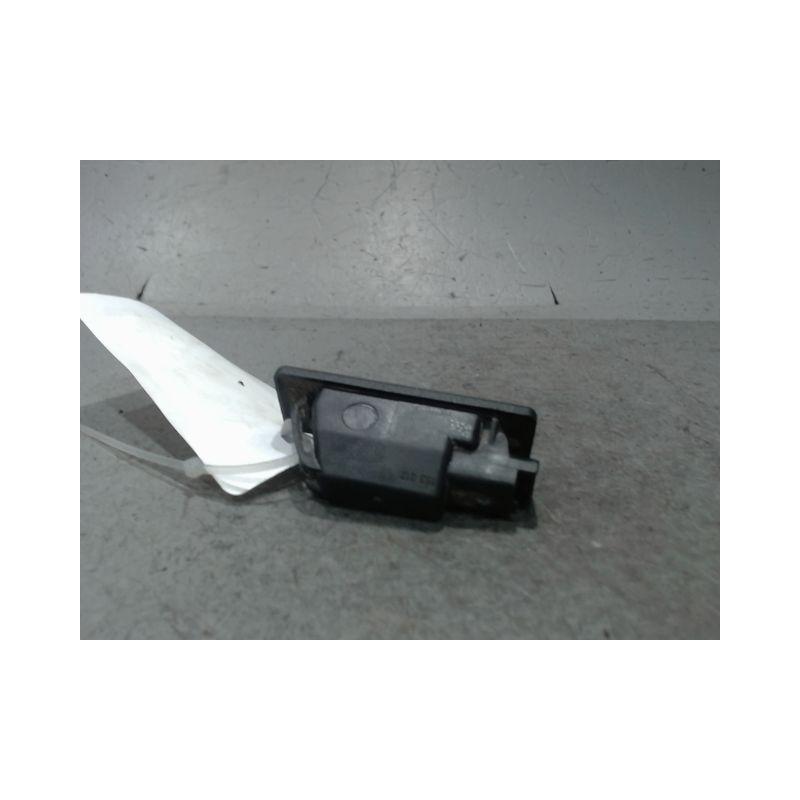 ECLAIREUR PLAQUE DE POLICE GAUCHE NISSAN NV200