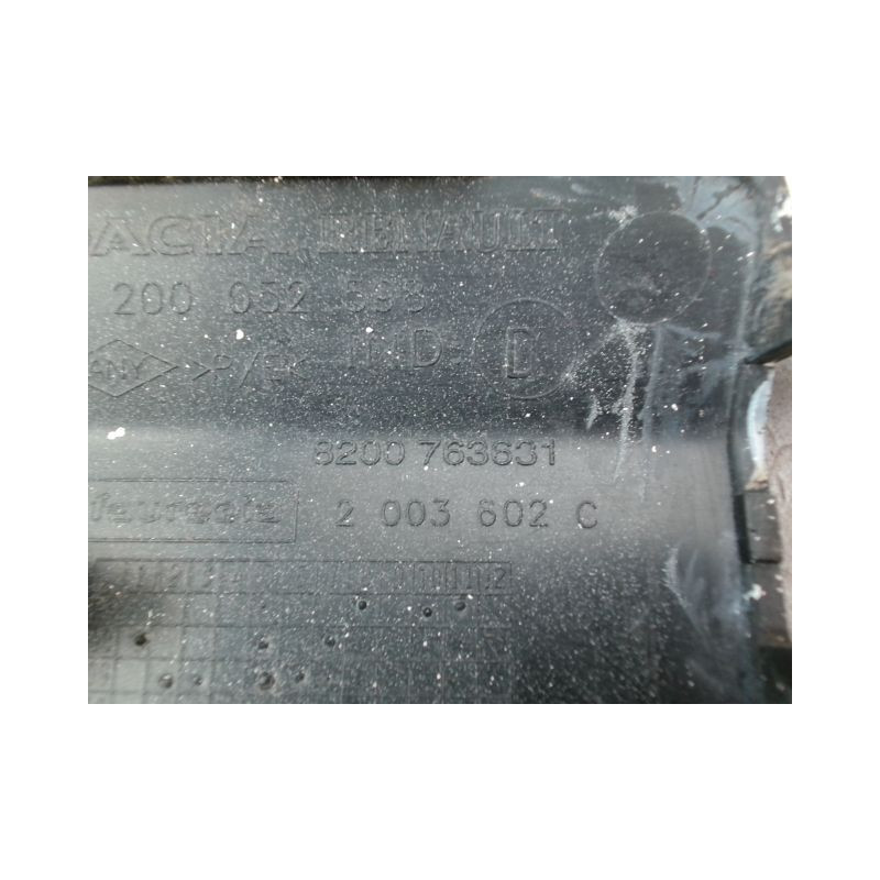 OBTURATEUR COUVRE CROCHET DE BOUCLIER AV DACIA SANDERO I 2008-2012