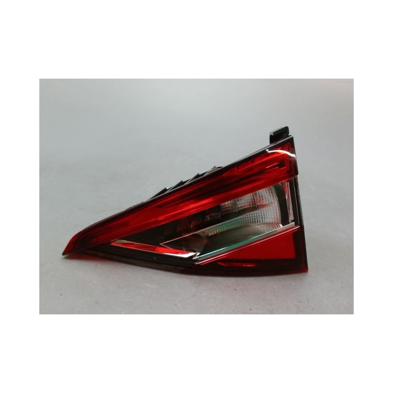 FEU ARRIERE INTERIEUR DROIT SKODA SUPERB