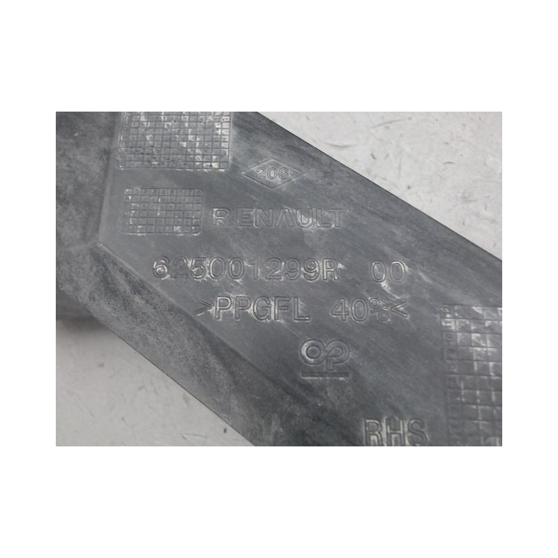 TOLE PORTE PHARE DROIT RENAULT TRAFIC