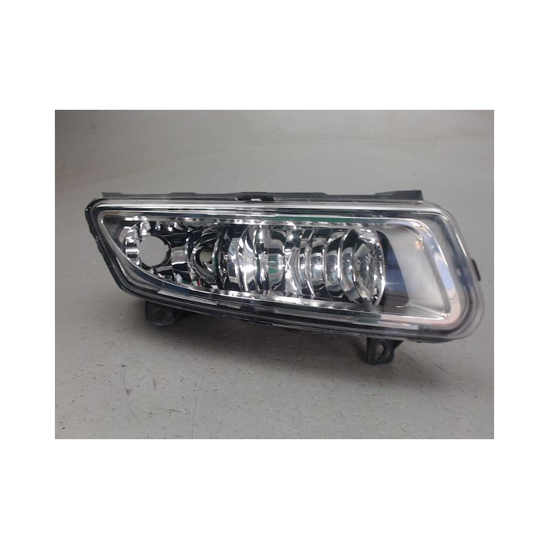PHARE ANTIBROUILLARD AVANT DROIT VOLKSWAGEN POLO