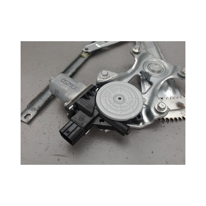 MECANISME LEVE-GLACE AVANT DROIT MITSUBISHI ASX