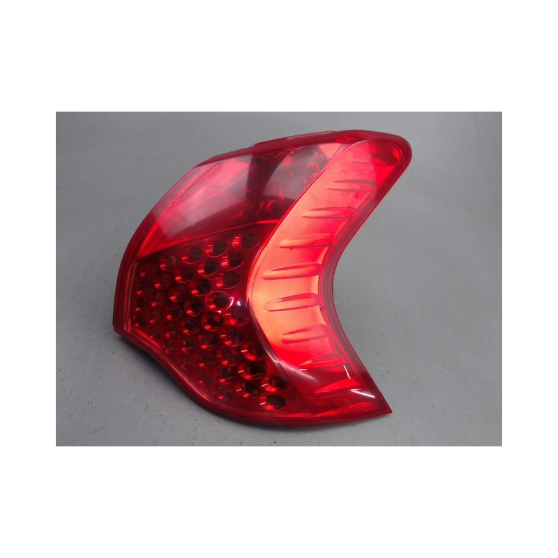 FEU ARRIERE DROIT PEUGEOT 3008