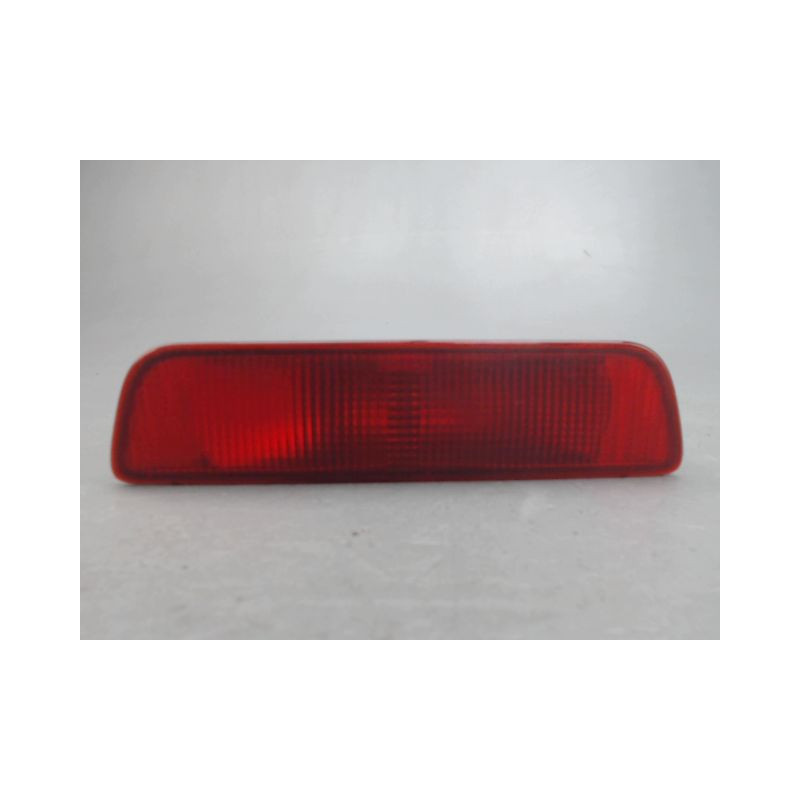 FEU BROUILLARD CENTRAL ARRIERE NISSAN QASHQAI