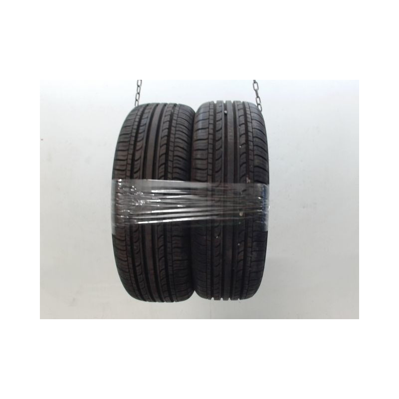 Paire de pneus ROVELO RHP780 P 185 60 15 88 H