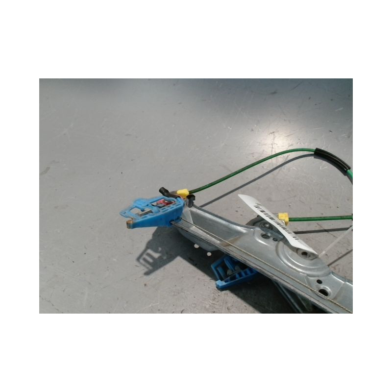 MECANISME+MOTEUR LEVE-GLACE AVANT DROIT OPEL CORSA 06-09