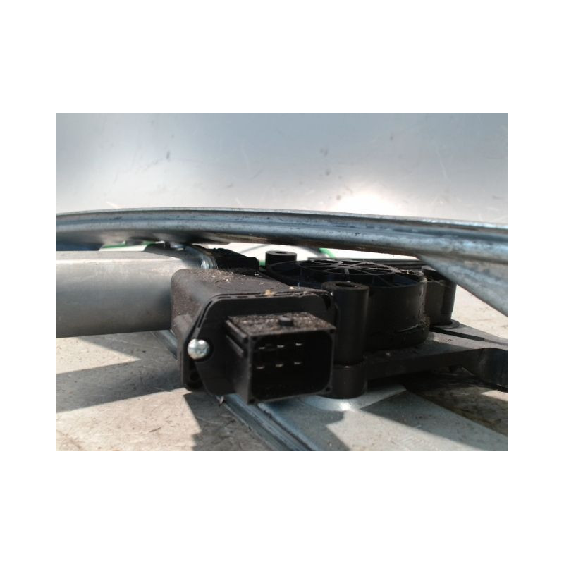 MECANISME+MOTEUR LEVE-GLACE AVANT DROIT OPEL CORSA 06-09