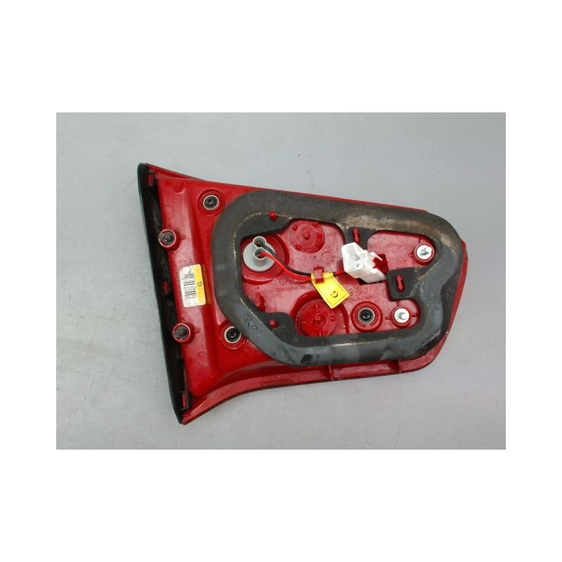 FEU ARRIERE INTERIEUR DROIT KIA SPORTAGE BREAK III PHASE 1 2010-2014