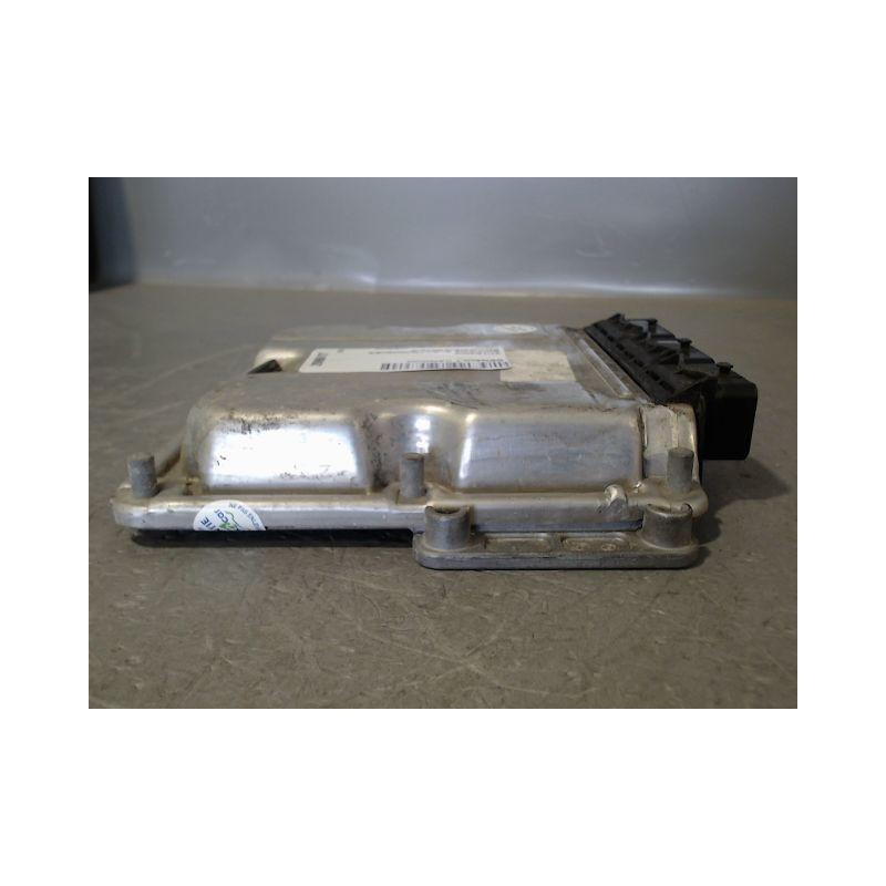 CALCULATEUR MOTEUR RENAULT KANGOO