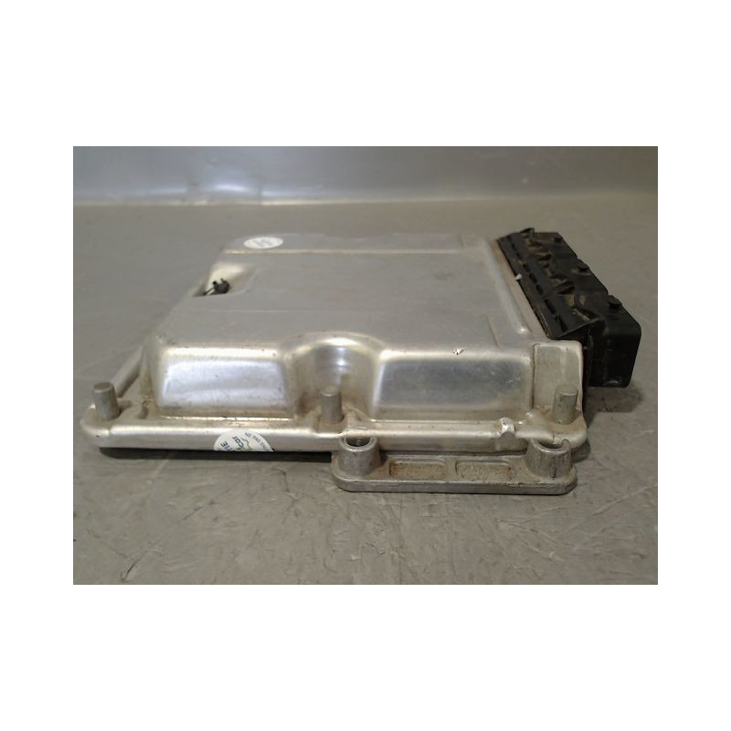 CALCULATEUR MOTEUR RENAULT AVANTIME