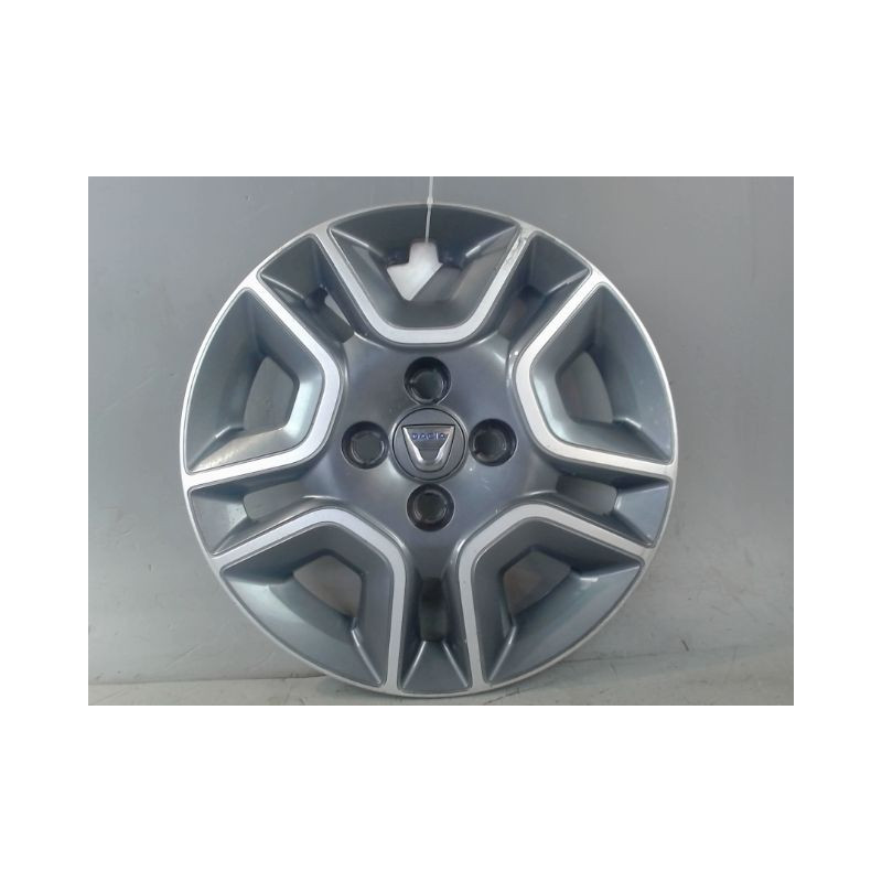 ENJOLIVEUR DE ROUE DACIA SPRING