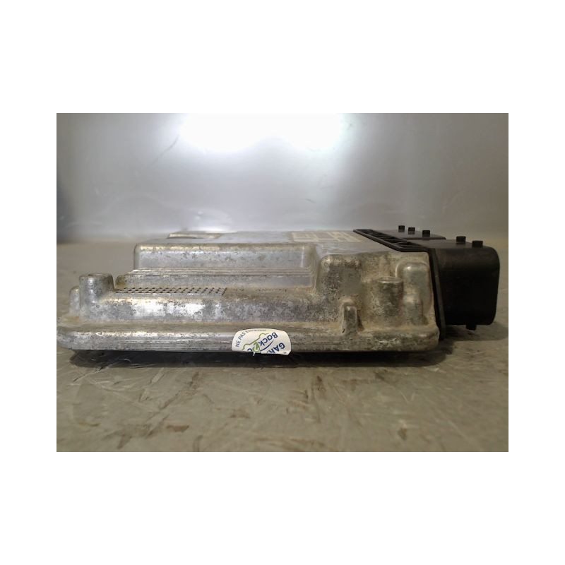 CALCULATEUR MOTEUR SKODA YETI