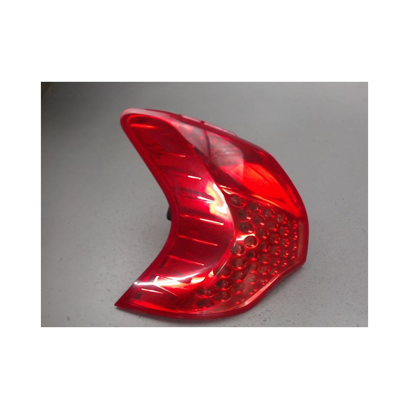 FEU ARRIERE GAUCHE  PEUGEOT 3008