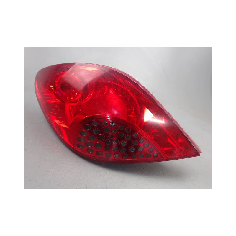 FEU ARRIERE GAUCHE  PEUGEOT 207