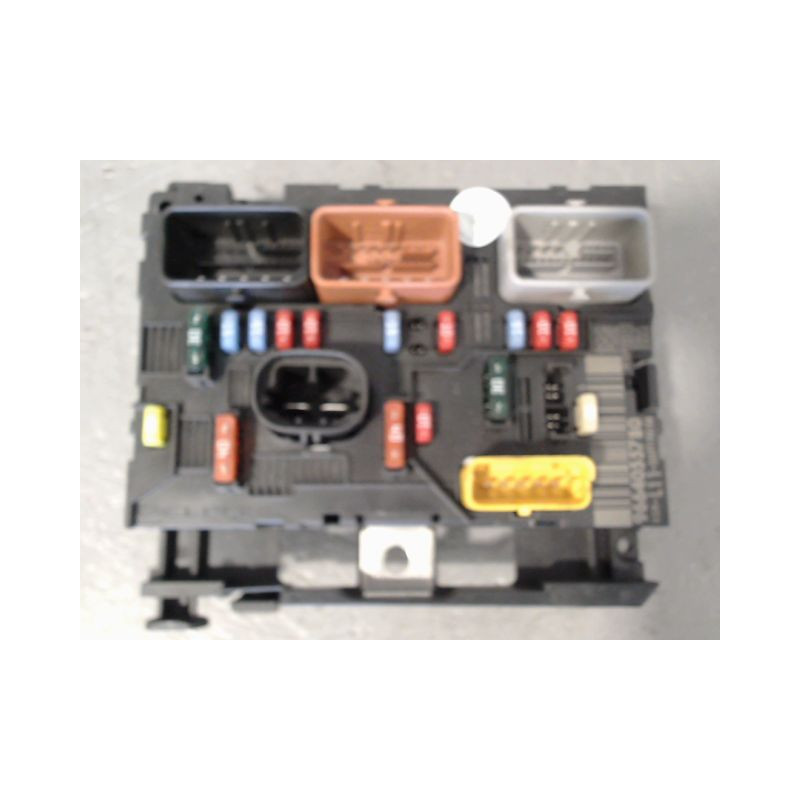 BOITE A FUSIBLES PEUGEOT 207