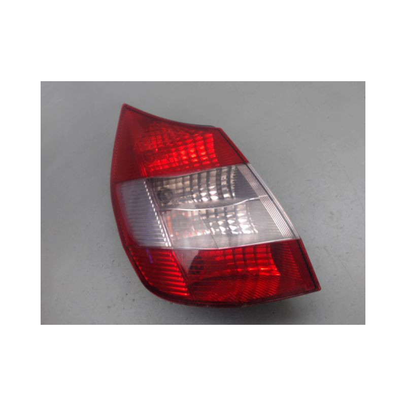 FEU ARRIERE GAUCHE  RENAULT MEGANE
