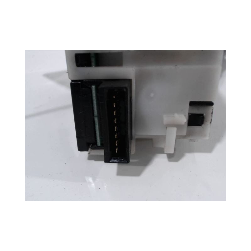 COMMANDE ESSUIE GLACE NISSAN NV200