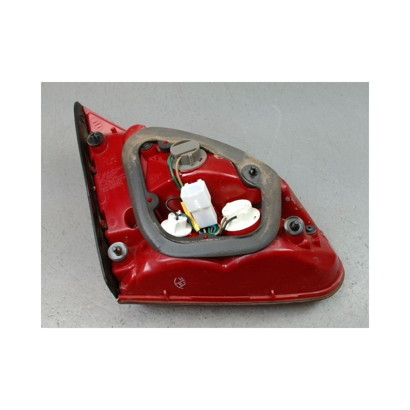 FEU ARRIERE INTERIEUR DROIT KIA CEE´D 2007-