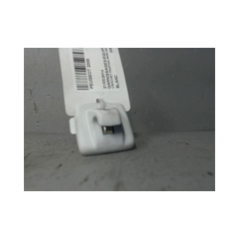 CROCHET FIXATION PARE SOLEIL D PEUGEOT 2008