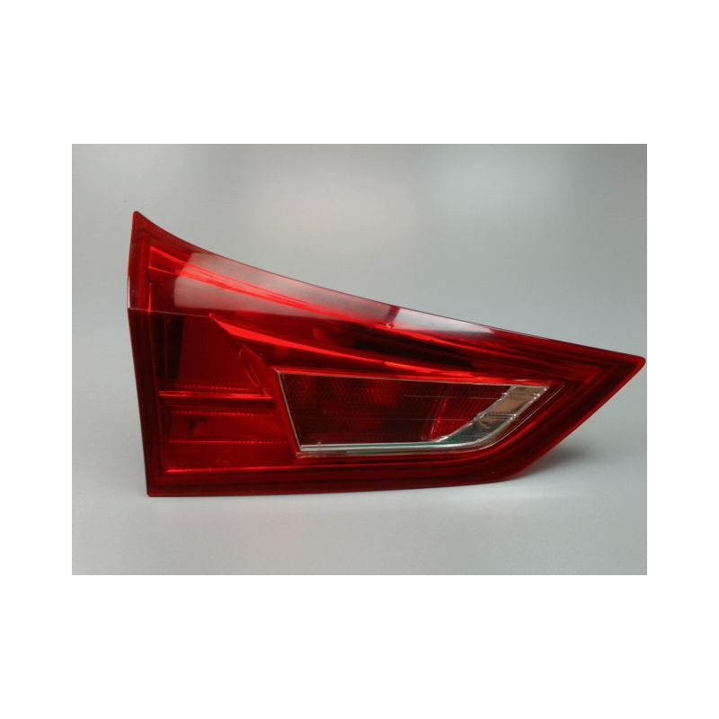 FEU ARRIERE INTERIEUR GAUCHE TOYOTA AURIS