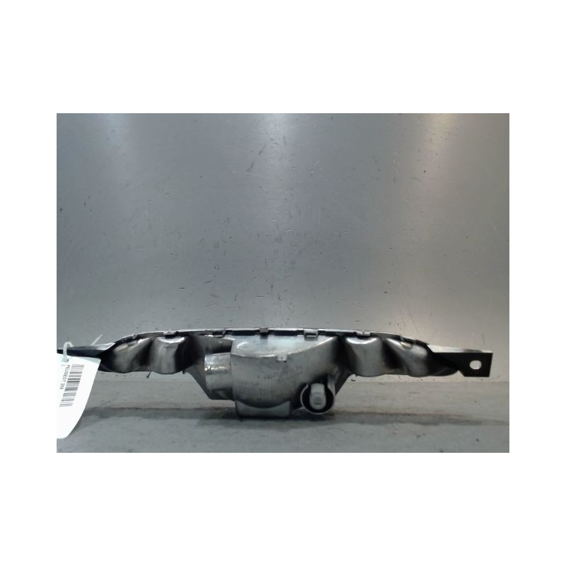 FEU BROUILLARD CENTRAL ARRIERE PEUGEOT 208