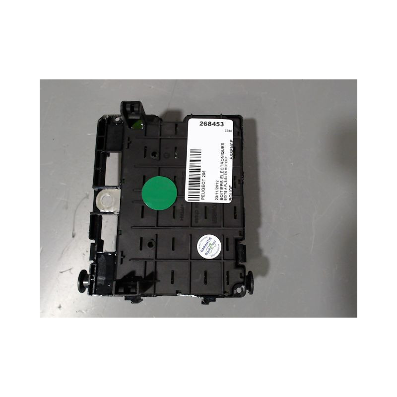 BOITE A FUSIBLES PEUGEOT 206