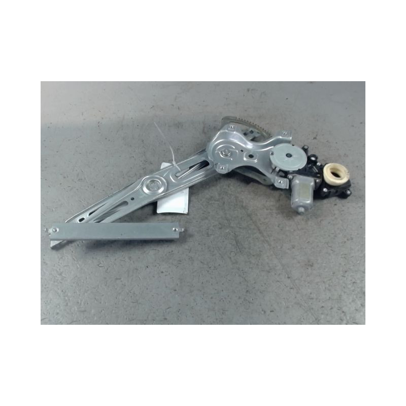 MECANISME+MOTEUR LEVE-GLACE AVANT DROIT TOYOTA AURIS 2010-