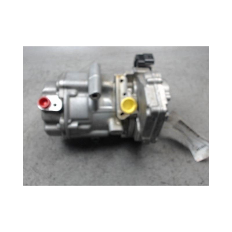 COMPRESSEUR AIR CONDITIONNE RENAULT CLIO