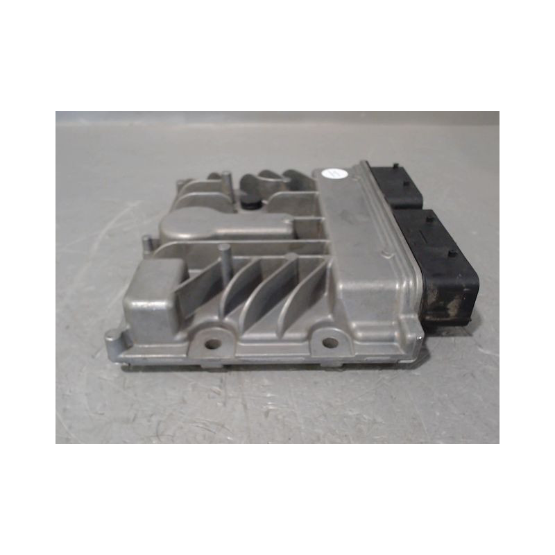 CALCULATEUR MOTEUR OPEL ASTRA