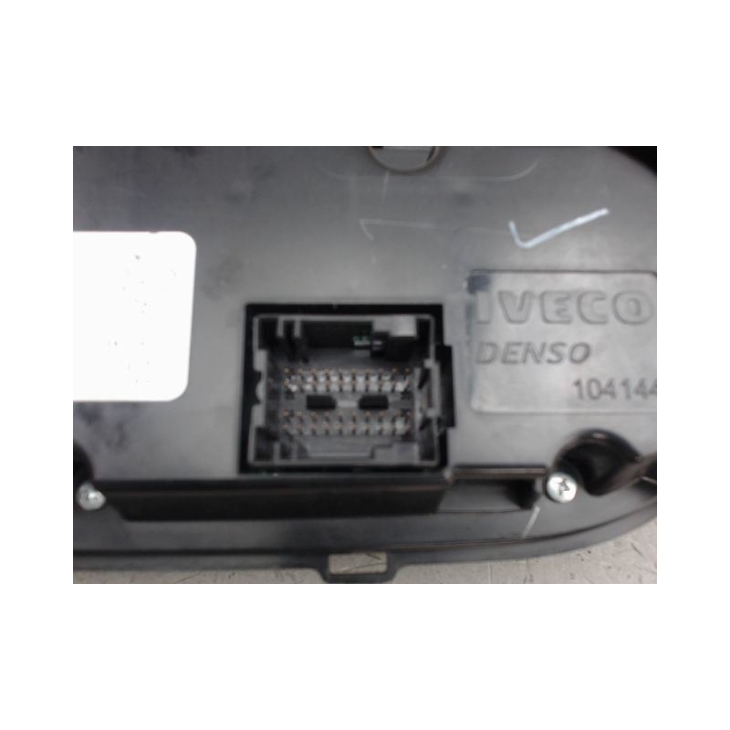 COMMANDE DE CHAUFFAGE IVECO 35S15