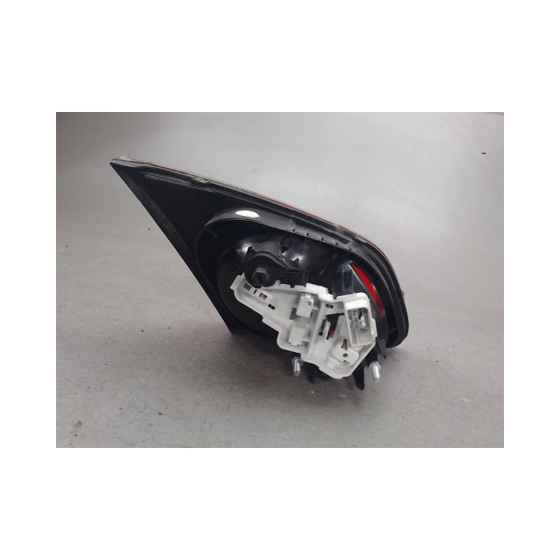 FEU ARRIERE INTERIEUR DROIT VOLKSWAGEN PASSAT
