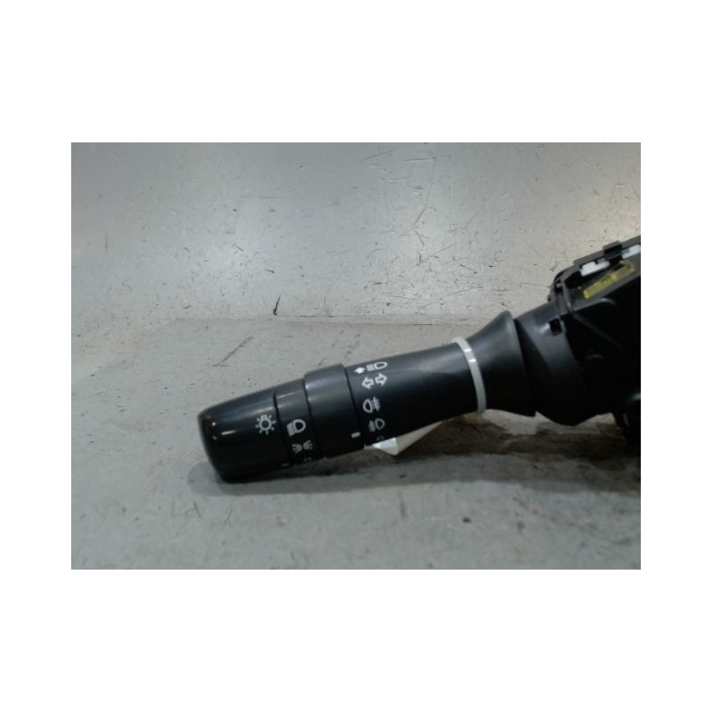 COMMANDE CLIGNOTANT TOYOTA VERSO