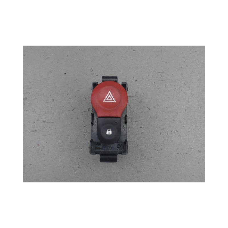 BOUTON DE WARNING RENAULT KANGOO