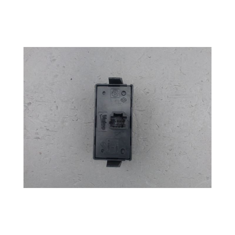 BOUTON DE WARNING RENAULT KANGOO