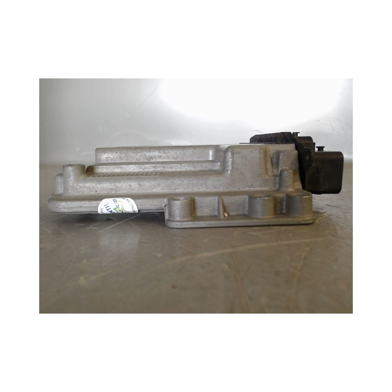 CALCULATEUR MOTEUR PEUGEOT 207