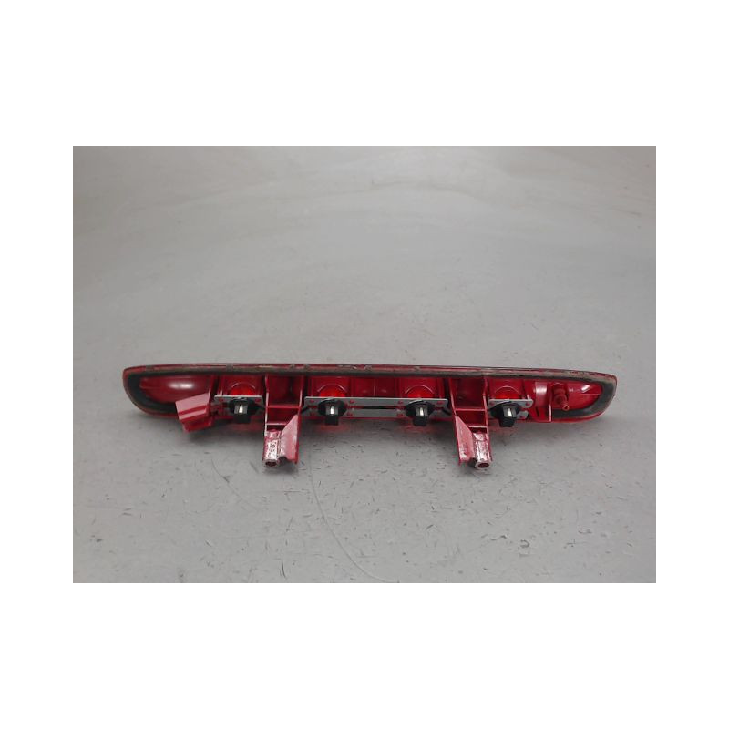 FEUX STOP SUPPLEMENTAIRE PEUGEOT 208