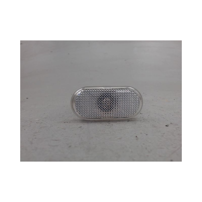 REPETITEUR AILE DROIT RENAULT TWINGO
