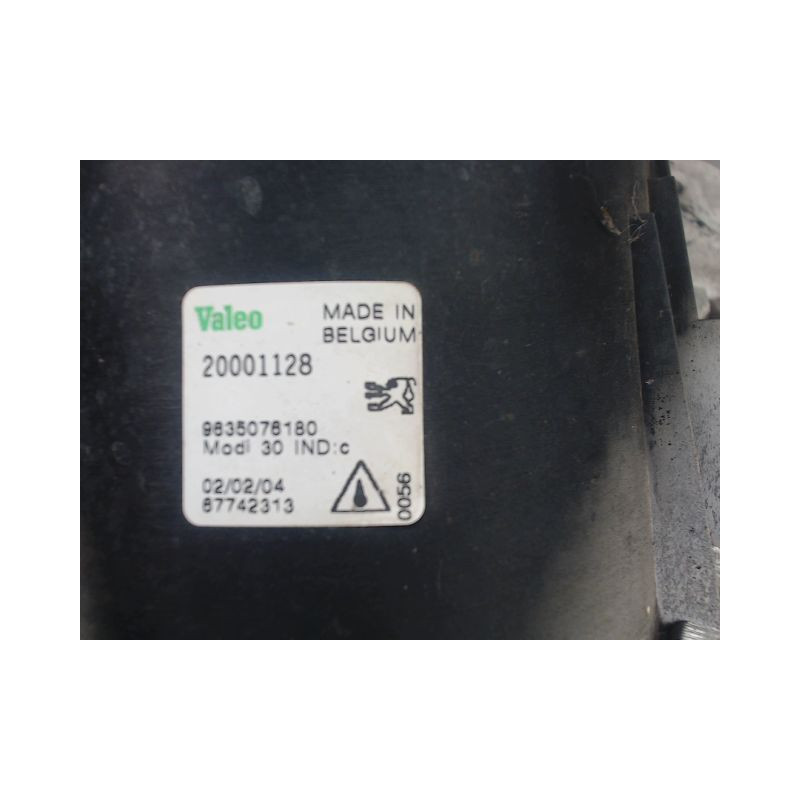 PHARE ANTIBROUILLARD AVANT DROIT PEUGEOT 206