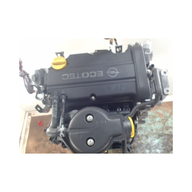 MOTEUR ESSENCE OPEL CORSA 1.2 