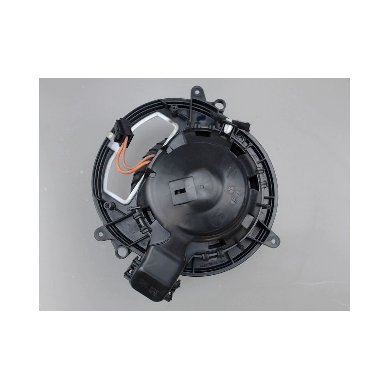 MOTEUR VENTILATEUR CHAUFFAGE B.M.W. SERIE 1