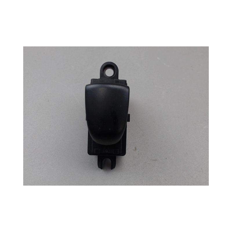 COMMANDE LEVE-GLACE PORTE ARD NISSAN JUKE