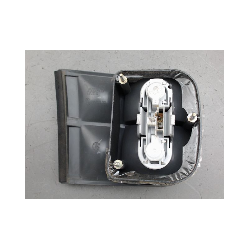 FEU ARRIERE INTERIEUR DROIT FIAT PUNTO