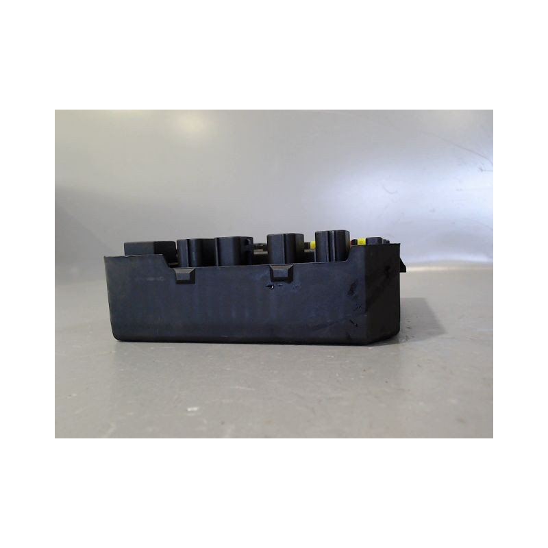 BOITE A FUSIBLES RENAULT MEGANE