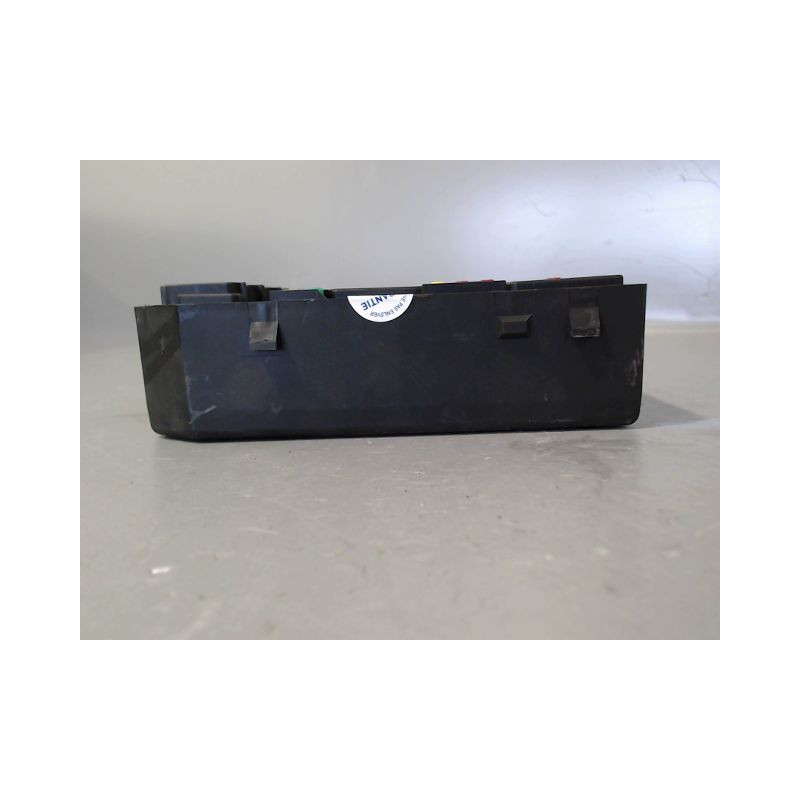 BOITE A FUSIBLES RENAULT MEGANE