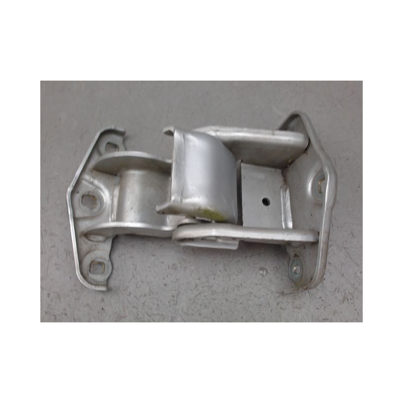 CHARNIERE INF PORTE BATTANTE ARG RENAULT TRAFIC