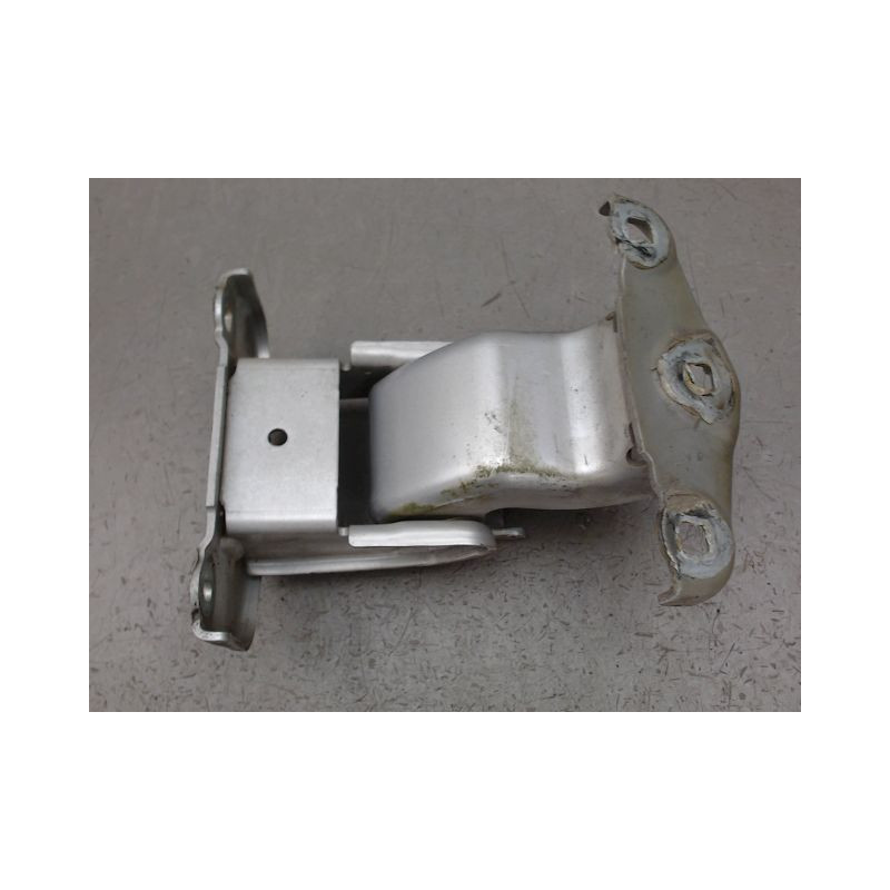 CHARNIERE INF PORTE BATTANTE ARG RENAULT TRAFIC
