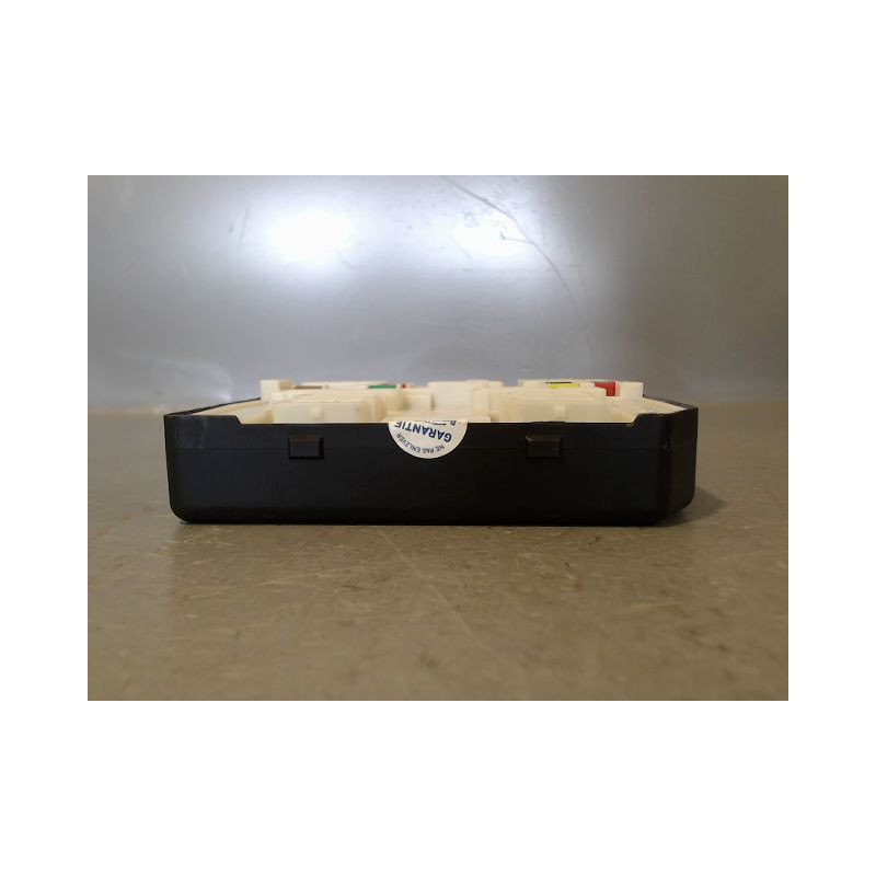 BOITE A FUSIBLES RENAULT MEGANE